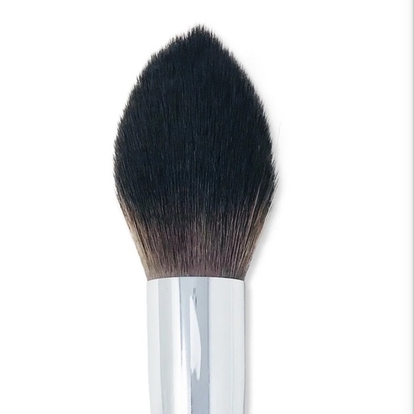 the Creme Shop Multi Layered Pro Brush - Picture 2 of 2